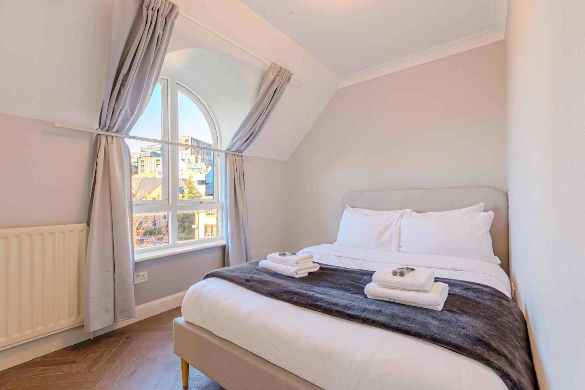 Apartamento 4br 4-floor House, W Patio, 10 Min Wapping Station *